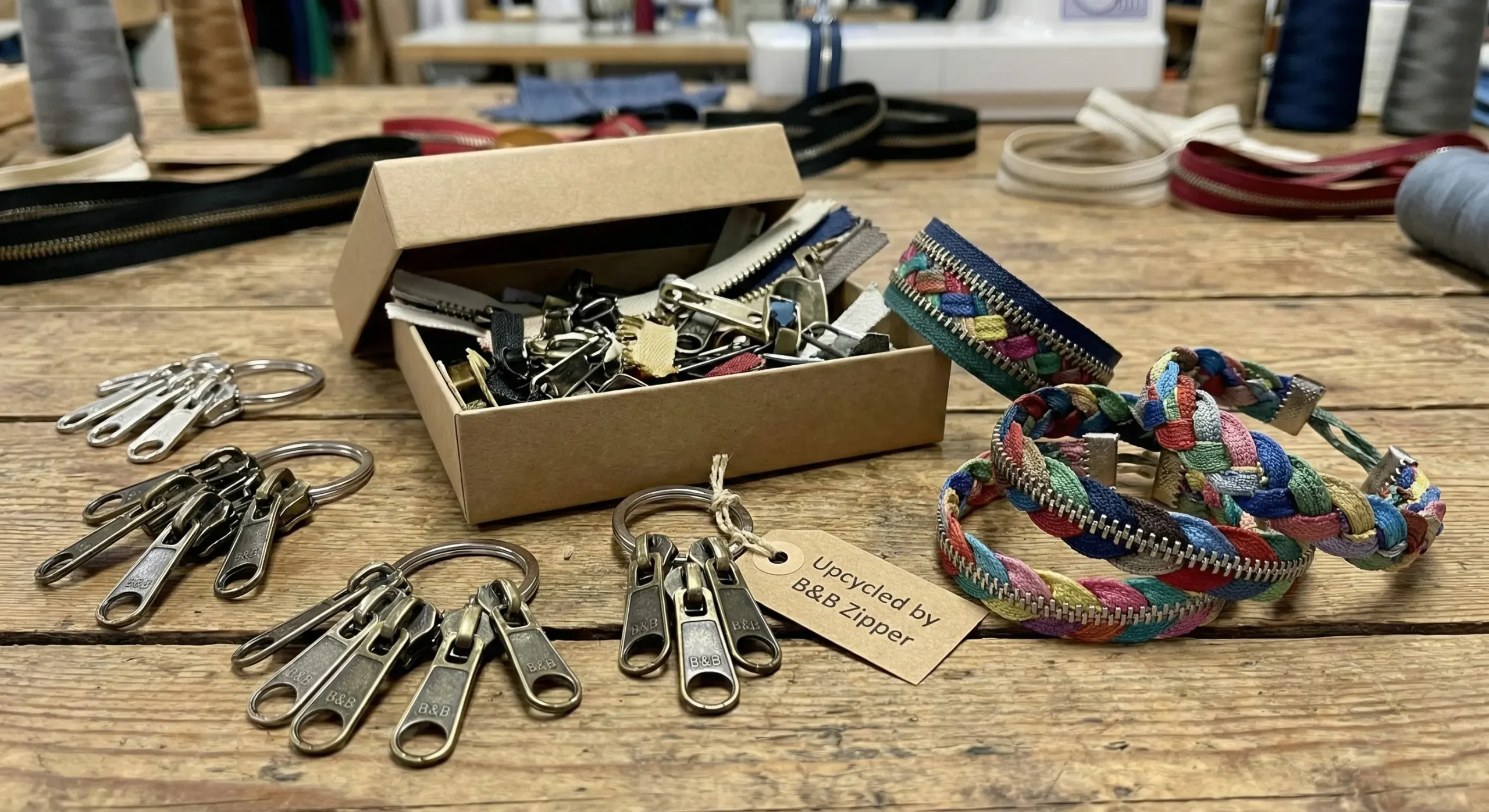 Ubah Limbah Potongan Zipper Jadi Souvenir Bernilai Jual Tinggi